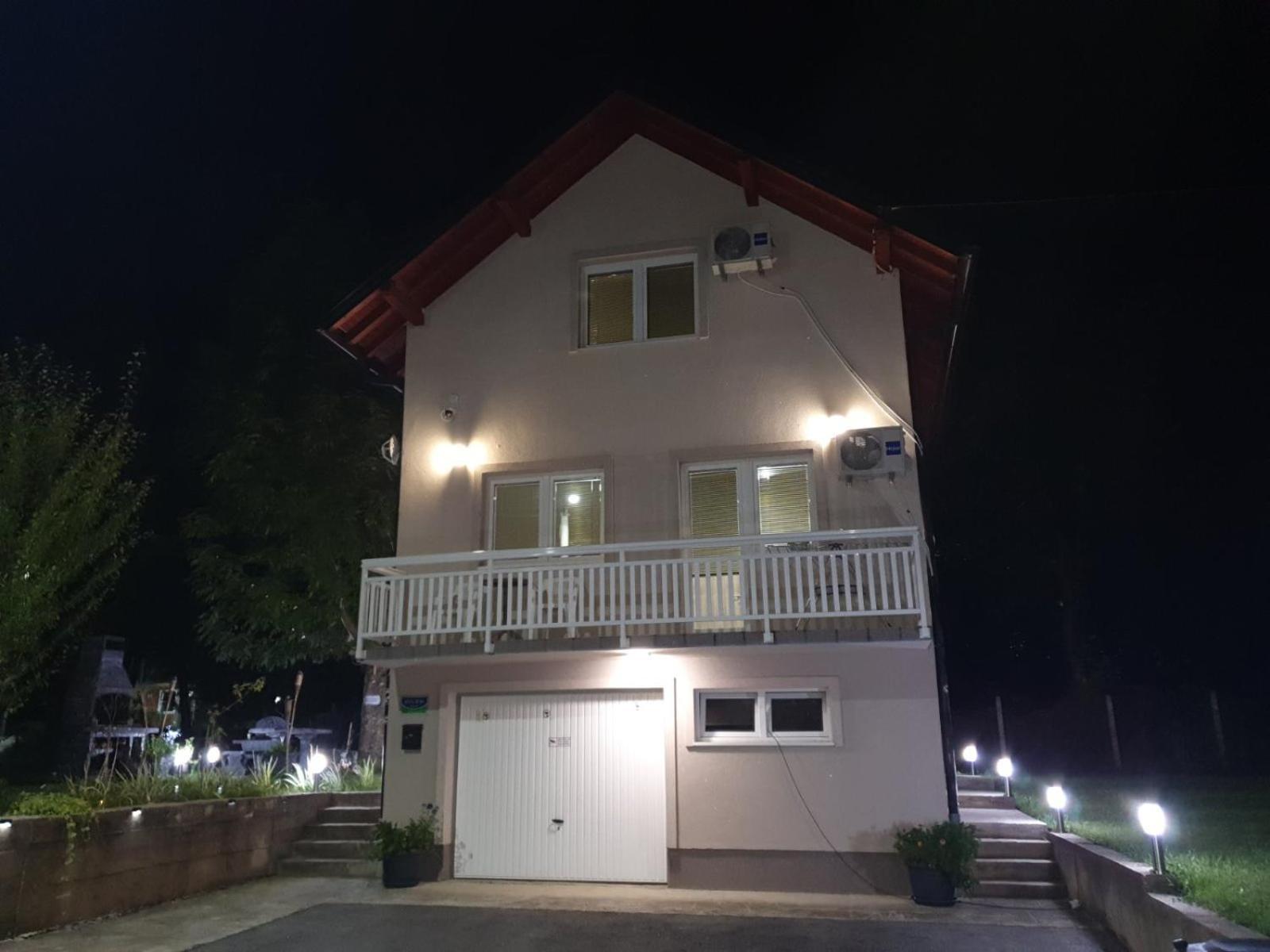 House Apartment Azra Сараево Экстерьер фото